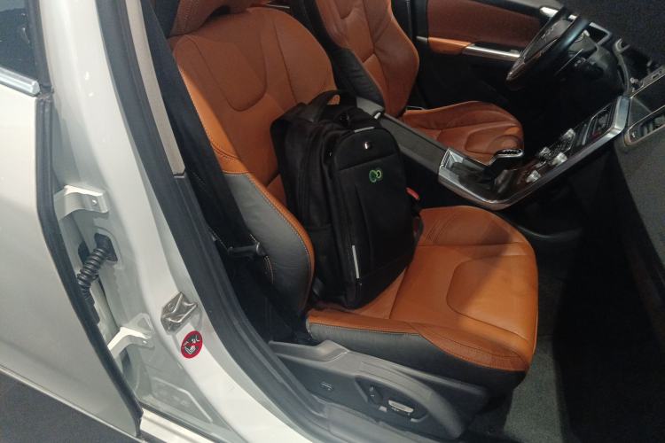 Used Volvo V60 2015 T5 Zhiya Edition