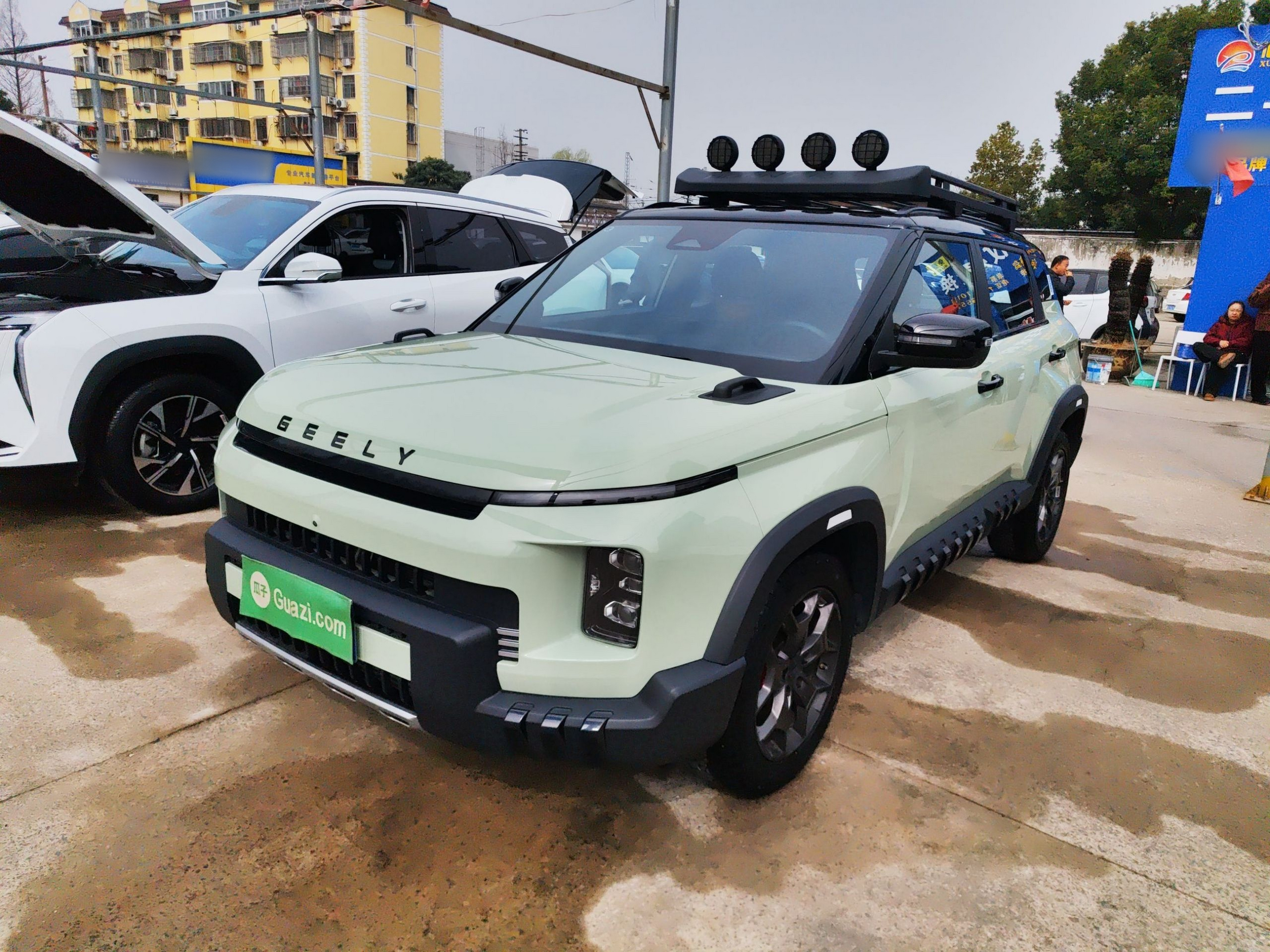 Под передней частью автомобиля