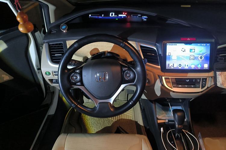 Used Honda Jade 2014 1.8L CVT Luxury Edition 5 seats
