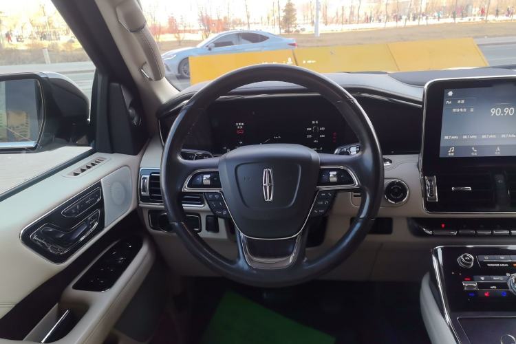 Used Lincoln Navigator 