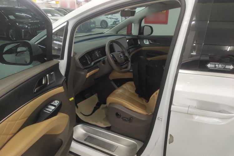 Used Denza D9 2022 DM-i 970 Four-Wheel Drive Flagship Model