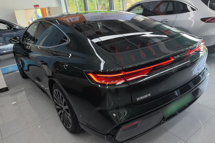 Used Geely Galaxy 8 2025 130km EM-P Starship Edition
