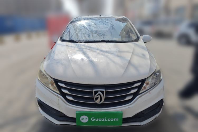 Used Baojun 310 2016 1.2L manual Comfort trim level
