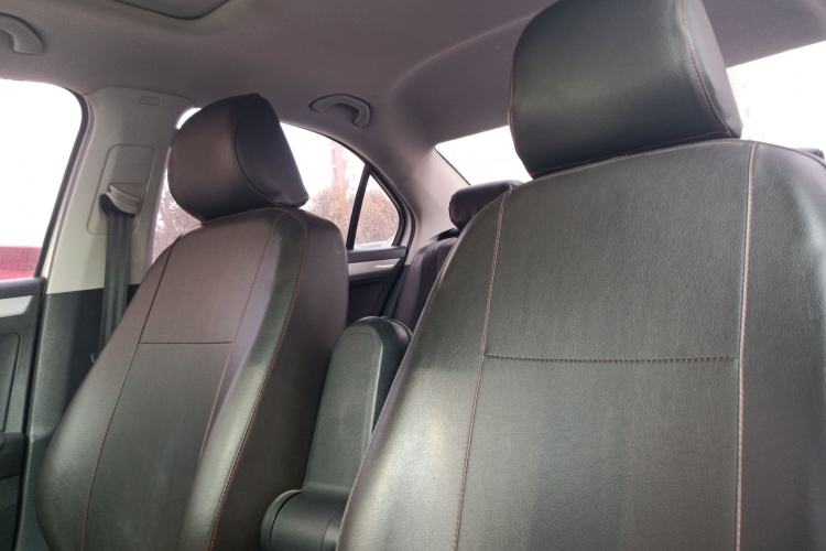 Used Volkswagen Jetta 2015 Value Edition 1.6L Automatic Comfort Version Left Front Seat