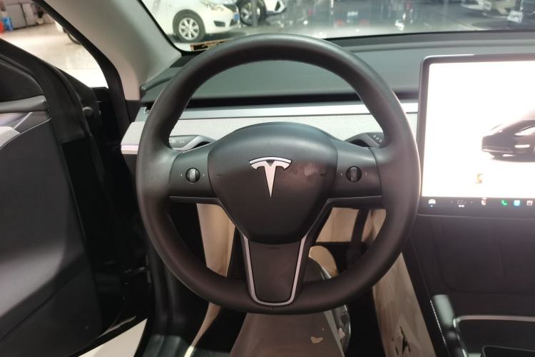 Used Tesla Model Y 2023 Rear-Wheel-Drive Version Steering Wheel