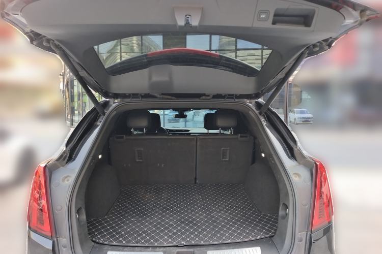 Used Cadillac XT5 2020 28T Luxury Version Trunk