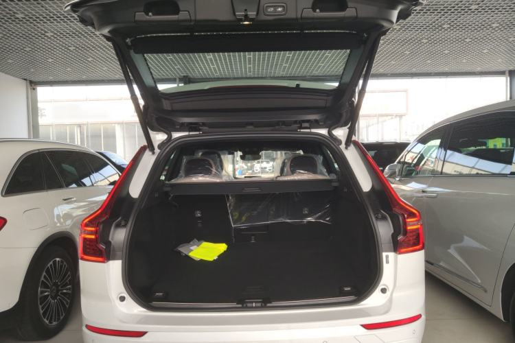 Used Volvo XC60 2026 B5 4x4 Smart Luxury Edition