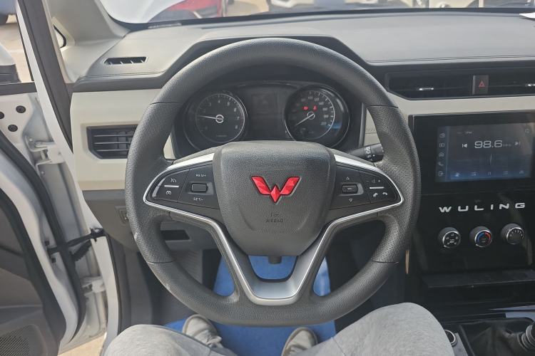 Used Wuling Zhengcheng 2021 1.5T Manual Luxury Version Steering Wheel