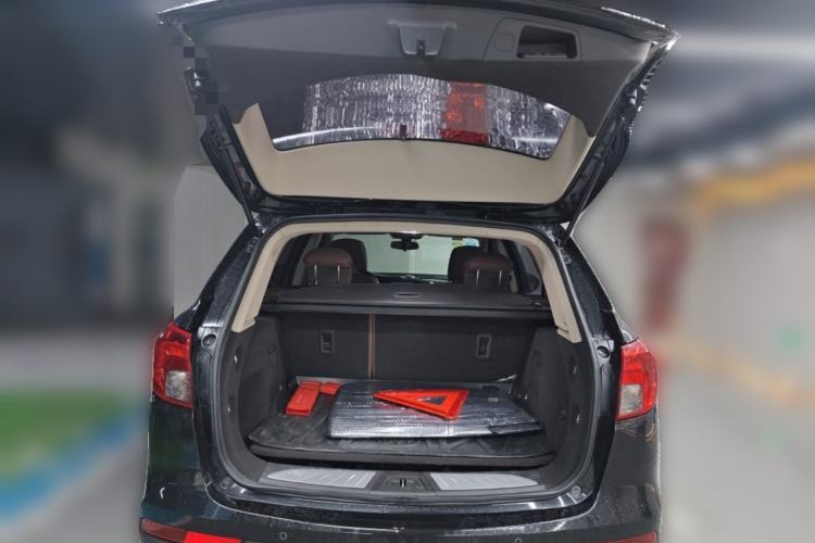 Used Buick Envision 2016 20T Two-Wheel-Drive Elite Model Trunk