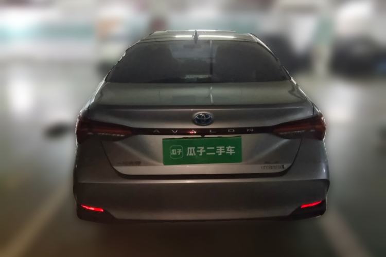 Used Toyota Avalon 2019 Dual-Engine 2.5L XLE Prestige Version China VI Standard Rear