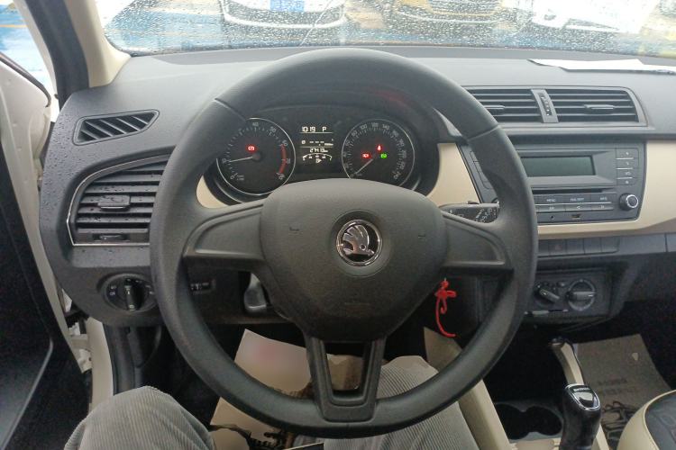 Used Skoda Fabia 2015 1.4L Automatic Chuanxing Edition Steering Wheel