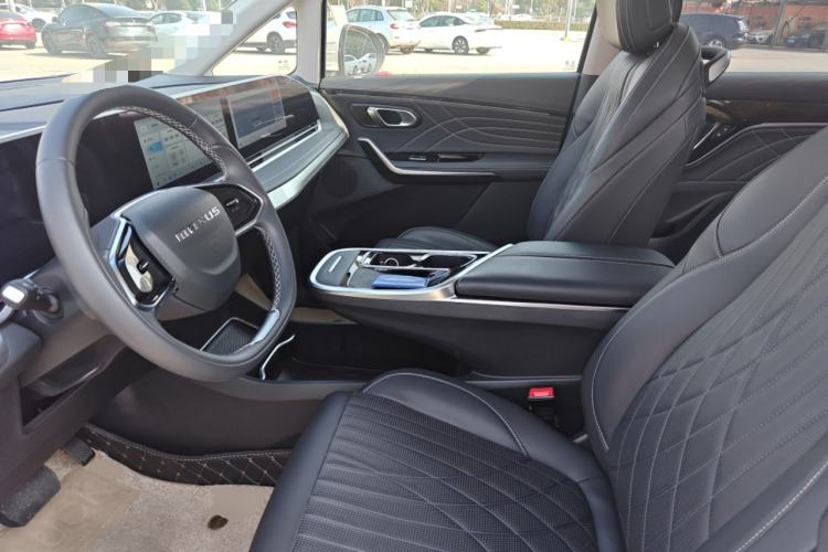 Used SAIC MAXUS G90 2023 2.0T Xingyun 7-Seater Version
