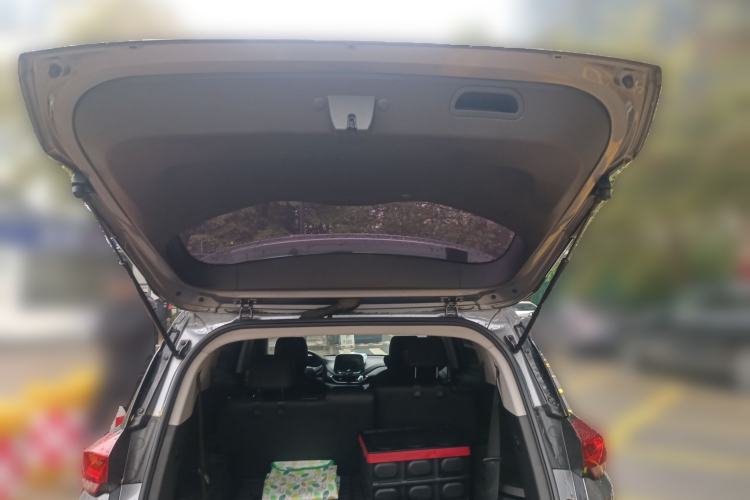 Used Chevrolet Orlando 2018 Redline 530T Automatic Enjoyment Edition (5+2 Model) – China V Standard Trunk