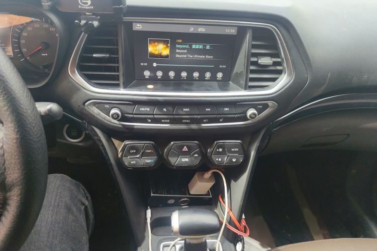 Used GAC Trumpchi GS4 2017 235T G-DCT Two-Wheel Drive Luxury Edition Audio And AC Panel