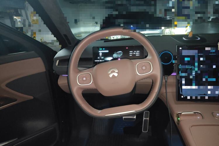 Used Nio ES8 2024 75 kWh Steering Wheel
