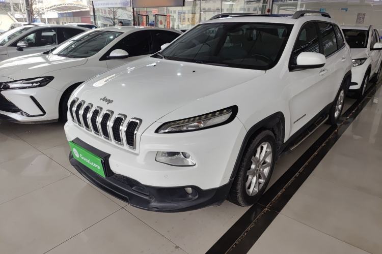 Used Jeep Cherokee 2017 2.0L Superior Edition