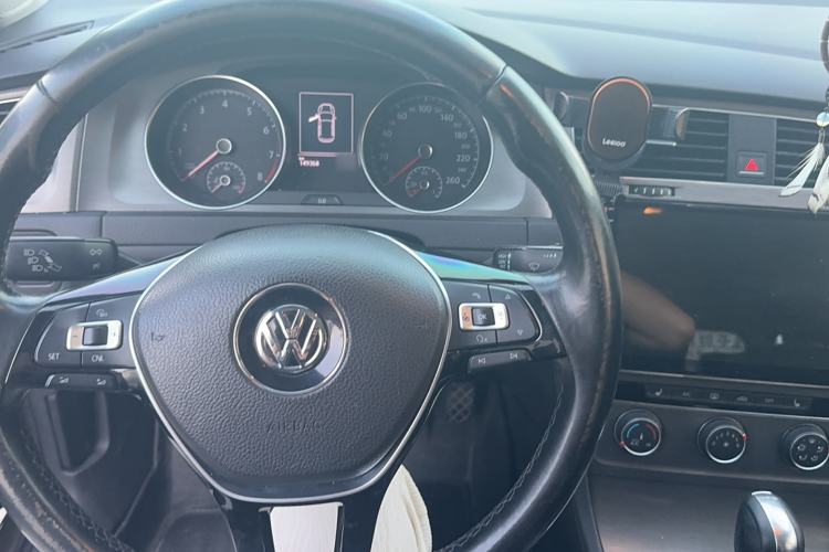 Used Volkswagen Golf 2016 230TSI Automatic Luxury Version