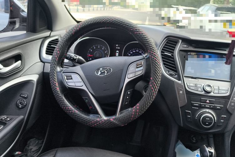 Used Hyundai Santa Fe 2015 2.4L Automatic All-Wheel Drive Smart Version 5 Seats
