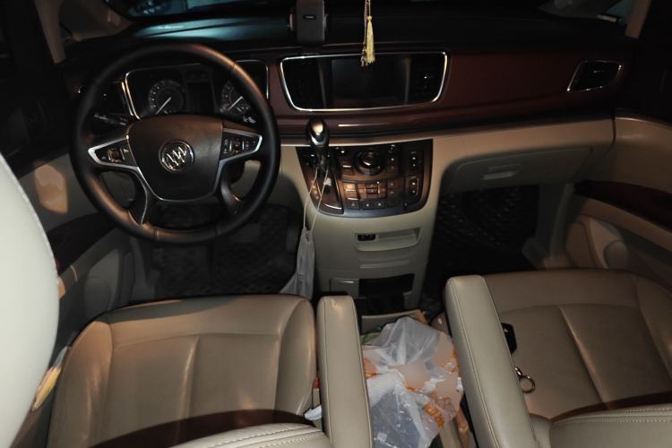 Used Buick GL8 2018 28T Luxury Model China VI Standard
