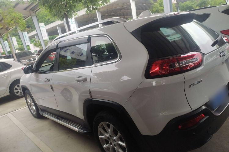 Used Jeep Cherokee 2016 2.0L Smart Version