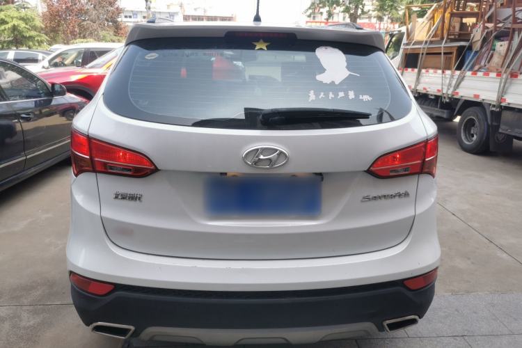 Used Hyundai Santa Fe 2013 2.4L Automatic Two-Wheel Drive Smart Version Rear