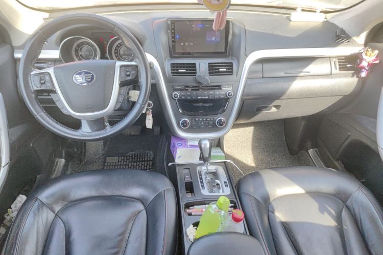 Used Bestune X80 2013 2.0L automatic luxury version
