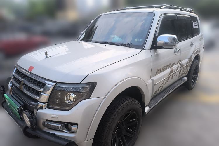 Used Mitsubishi Pajero 