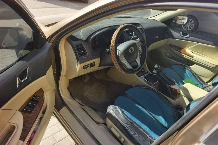 Used BYD G6 2012 1.5TI Manual Luxury Edition
