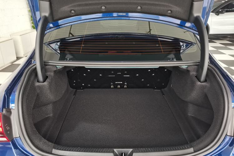 Used Mercedes-Benz A-Class 2022 Revised Version A 200 L Sport Sedan Fashionable Style Trunk