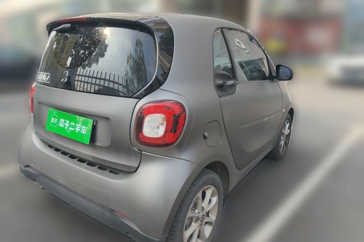Used smart fortwo 2015 1.0L 52 kW hardtop Dynamic version
