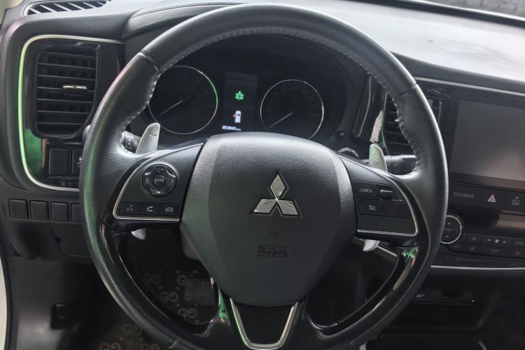 Used Mitsubishi Outlander 2019 2.4L 4x4 Zhi Xiang Edition 5 Seats China V Emission Standard