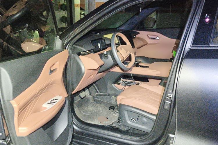 Used CHANGAN UNI-Z New Energy 2024 Blue Whale Smart Electric iDD 125km Beyond Edition Driver Seat