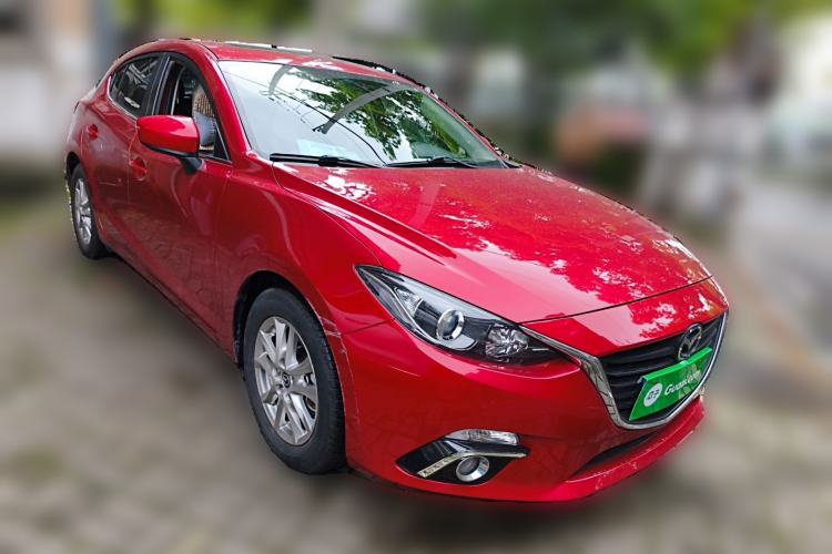 Used Mazda 3 Axela 2014 Hatchback 1.5L Automatic Luxury Model Front Right 45 Deg