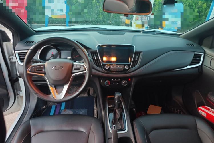 Used Chevrolet Monza 2020 Light Hybrid RS 330T Automatic Comfort Edition Center Console