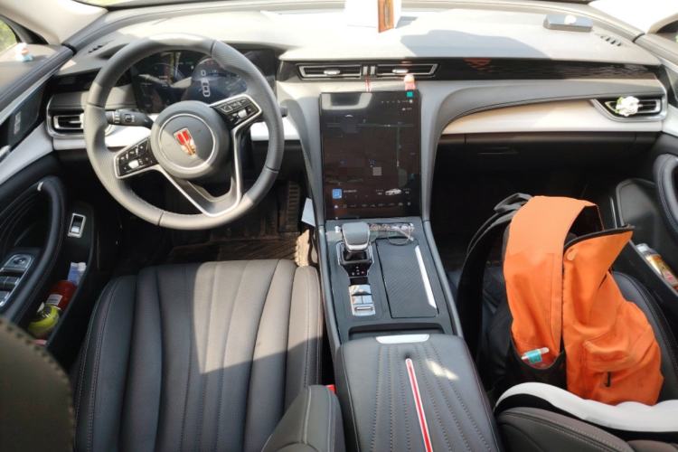 Used Hongqi H5 2025 2.0T Automatic Flag Edition – 500 000 Units Commemorative Version
