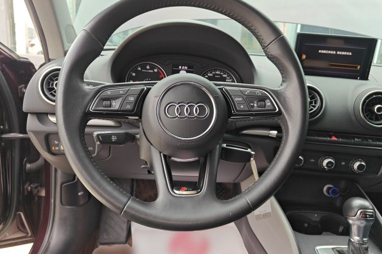 Used Audi A3 2020 Restyled Sportback 35 TFSI Entry-Level China VI Emission Standard Steering Wheel
