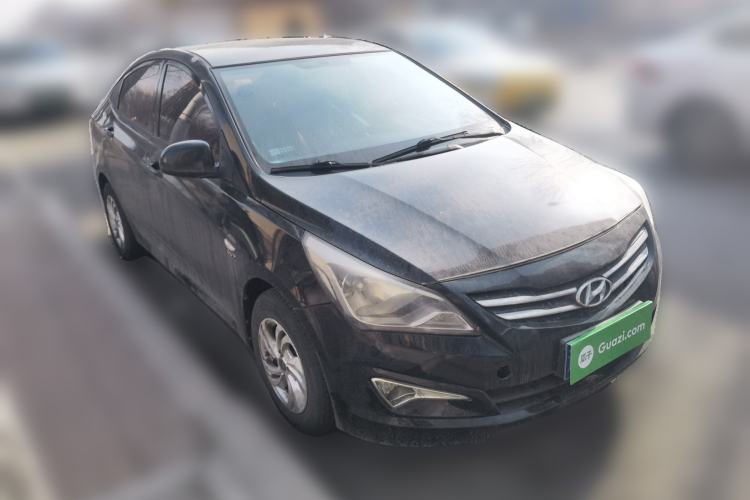 Used Hyundai Verna (older generation) 2014 1.4L Manual Smart GLS Trim Front Right 45 Deg