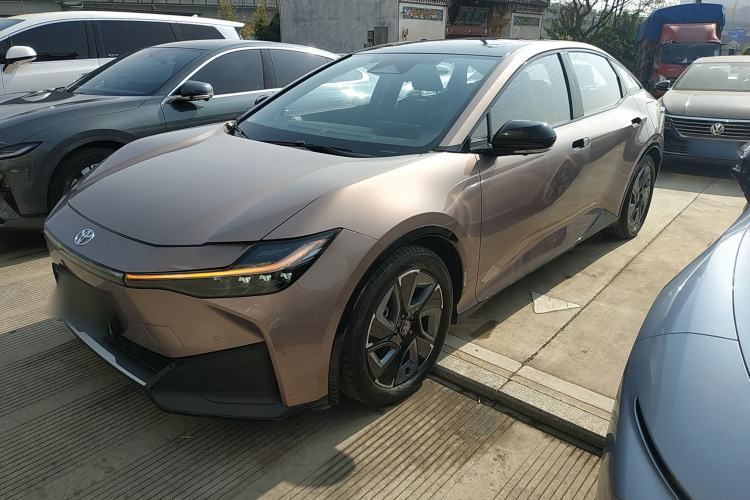 Used Toyota bZ3 2023 616 km Long-Range Premium
