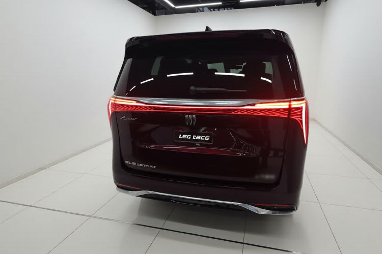 Used Buick Century 2023 2.0T Six-Seater Yinshi Edition Rear