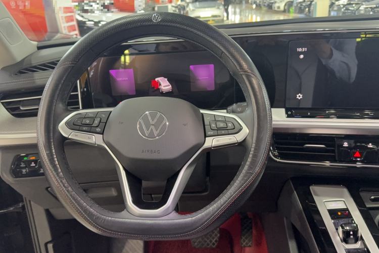 Used Volkswagen Tavendor 2023 330TSI Luxury Touring Edition Steering Wheel