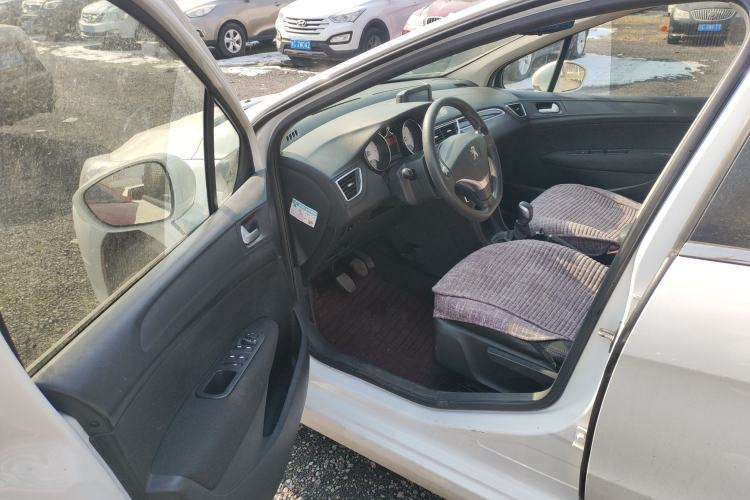 Used Peugeot 308 2014 Enjoy Edition Classic 1.6L Manual YouShang Model Interior 3