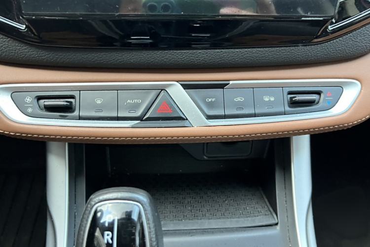 Used Geely Auto Vision X6 2018 1.4T CVT 4G Connected Luxury Version