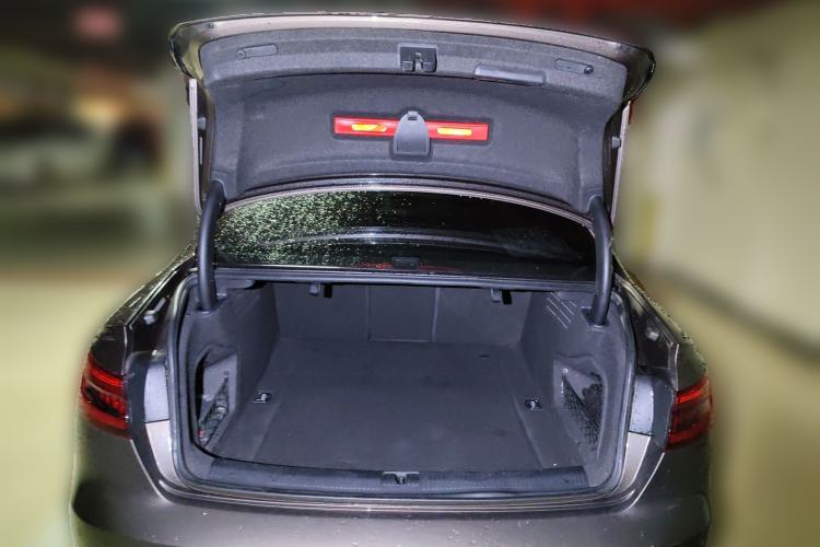 Used Audi A4L 2017 40 TFSI Fashion Model Trunk