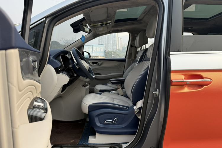 Used Roewe iMAX8 2022 400TGI Prestige Edition
