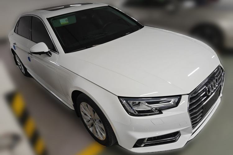 Used Audi A4L 2019 40 TFSI Ambition China VI Front Right 45 Deg