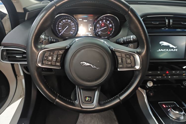 Used Jaguar XE 2015 2.0T 240 PS R-Sport
