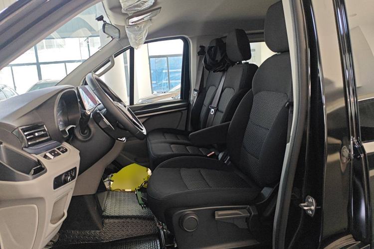 Used SAIC MAXUS Xintu V70 2023 2.0T Elite Edition Automatic Short Wheelbase Low Roof – 5/6 Seats
