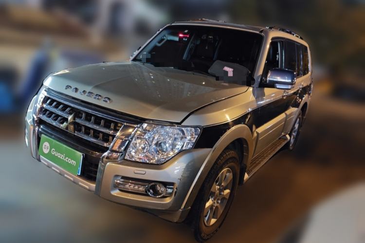 Used Mitsubishi Pajero 2015 3.0L Automatic Elite Edition China IV Standard