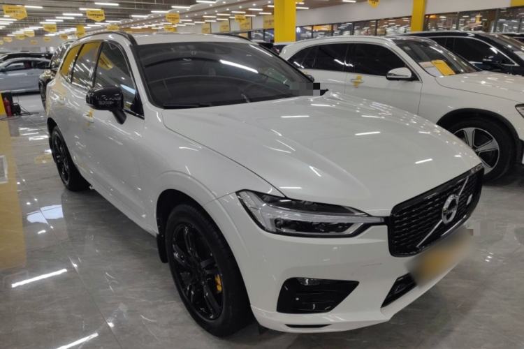 Used Volvo XC60 2019 T5 4x4 Smart & Dynamic Sport Edition China VI Standard