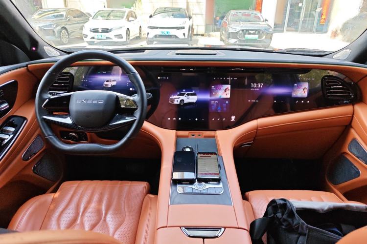 Used EXEED Lanyue C-DM 2025 180 Ultra-Long Range Ultra All-Wheel Drive 6-Seater Center Console